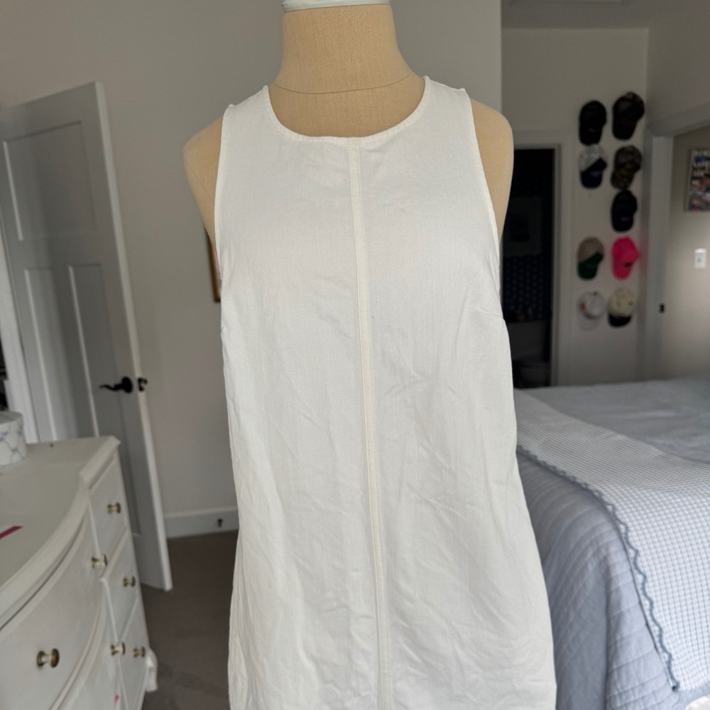 J Crew Vintage White Denim Mini Dress Size 2 Pockets Four Buttons on Back
